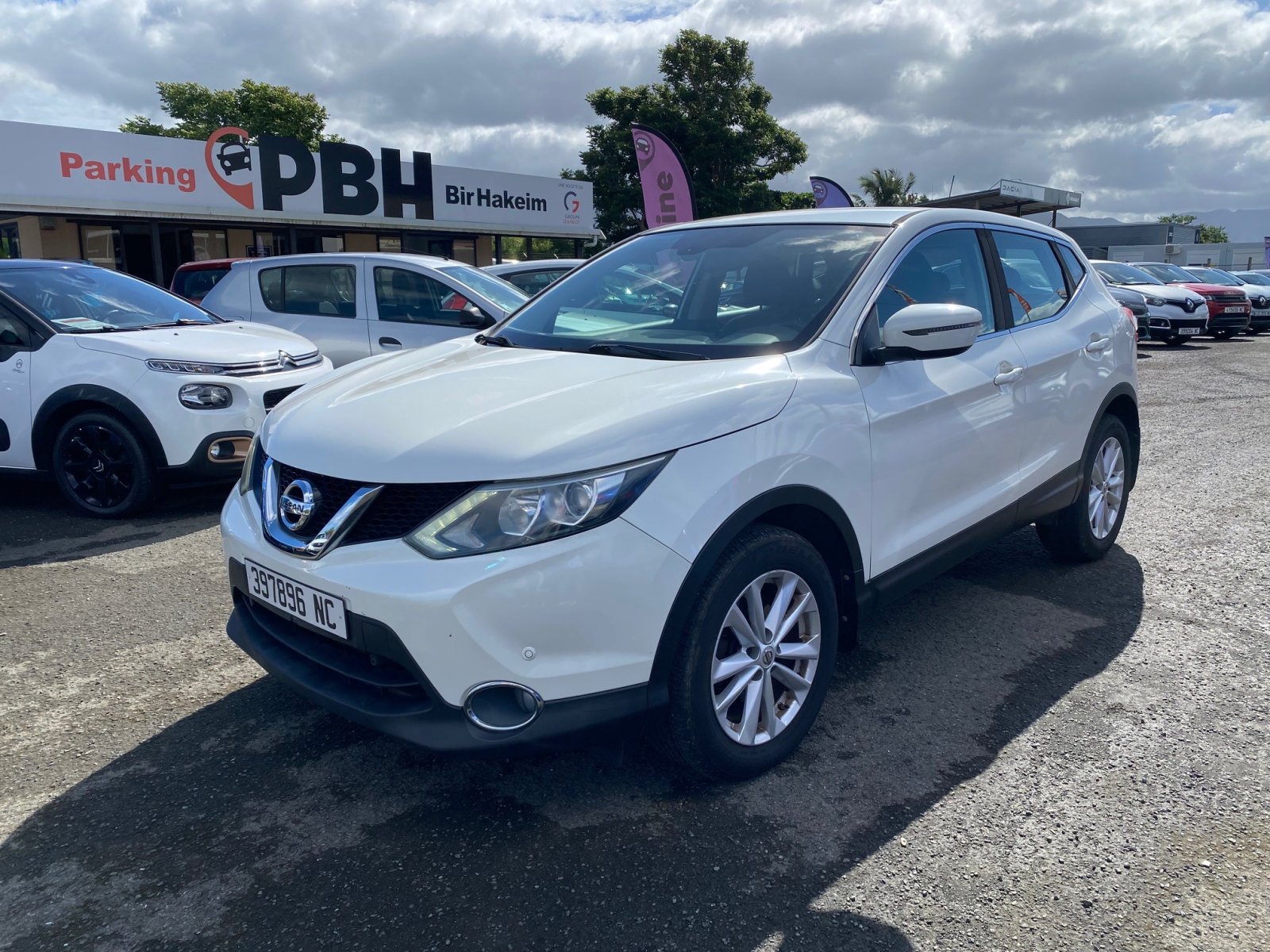 NISSAN QASHQAI BVA 1.2L d'occasion, vue principale