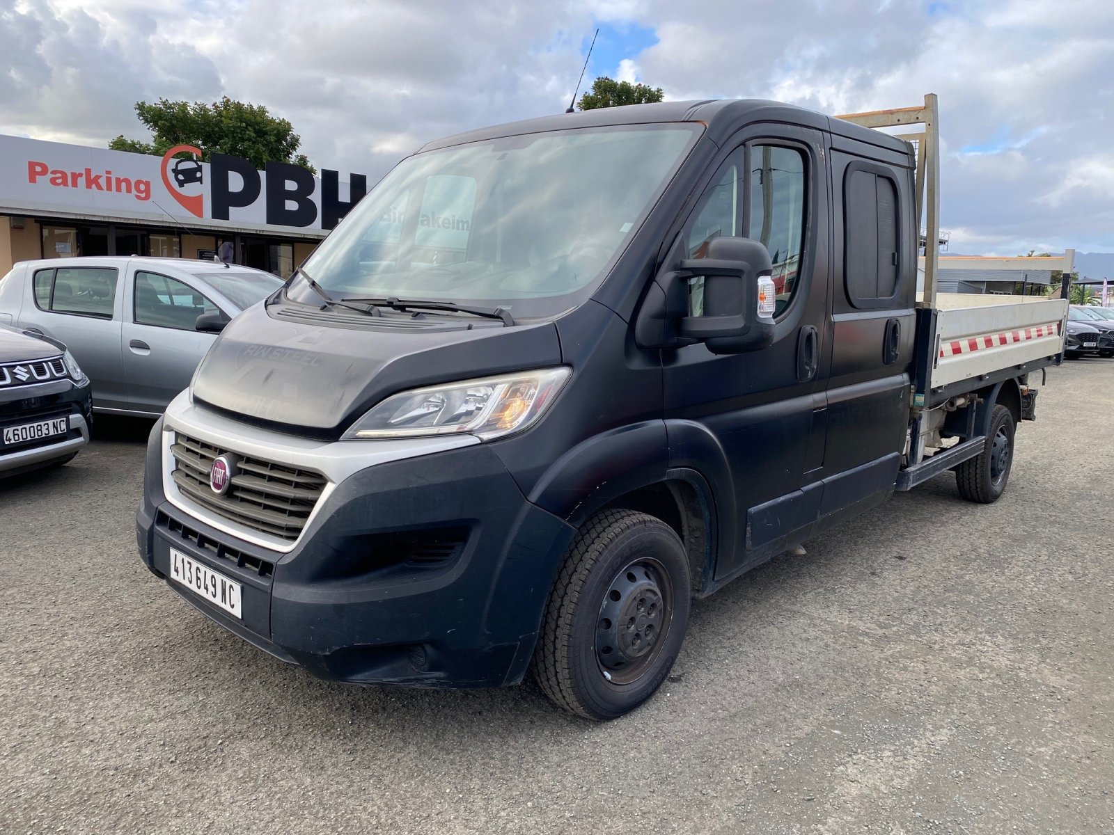 FIAT DUCATO PLAT/BENNE DUCATO DCAB TRIBENNE L3P4 7PLAC 2.3 DSL 130CH BVM d'occasion, vue principale