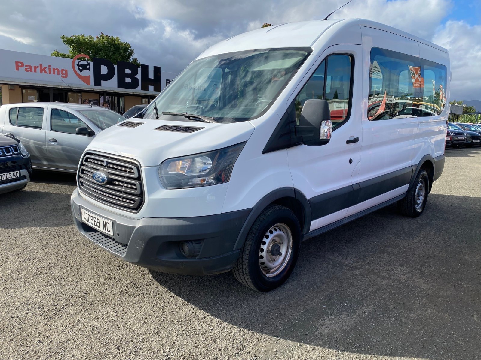 FORD TRANSIT VP COMBI 330M BVM 2.2L 125CH d'occasion, vue principale