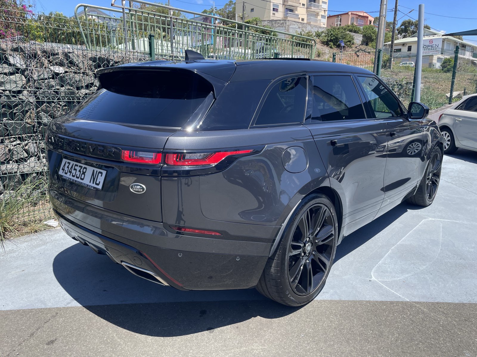 LAND ROVER VELAR RANGE ROVER VELAR R-DYNAMIC 3.0L ESS 340CH BVA 4X4 d'occasion, photo 3