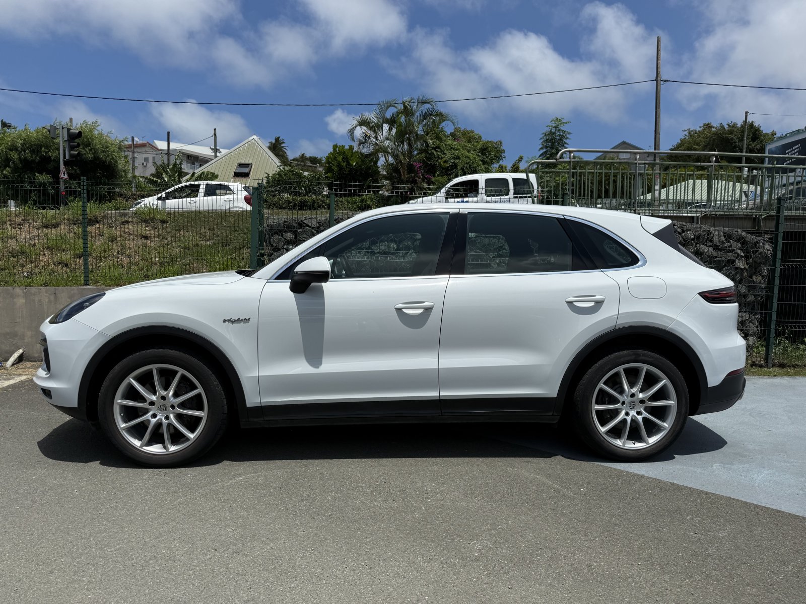 PORSCHE CAYENNE 3 E-HYBRID 3.0L 462 CH BVA 4X4 d'occasion, photo 2