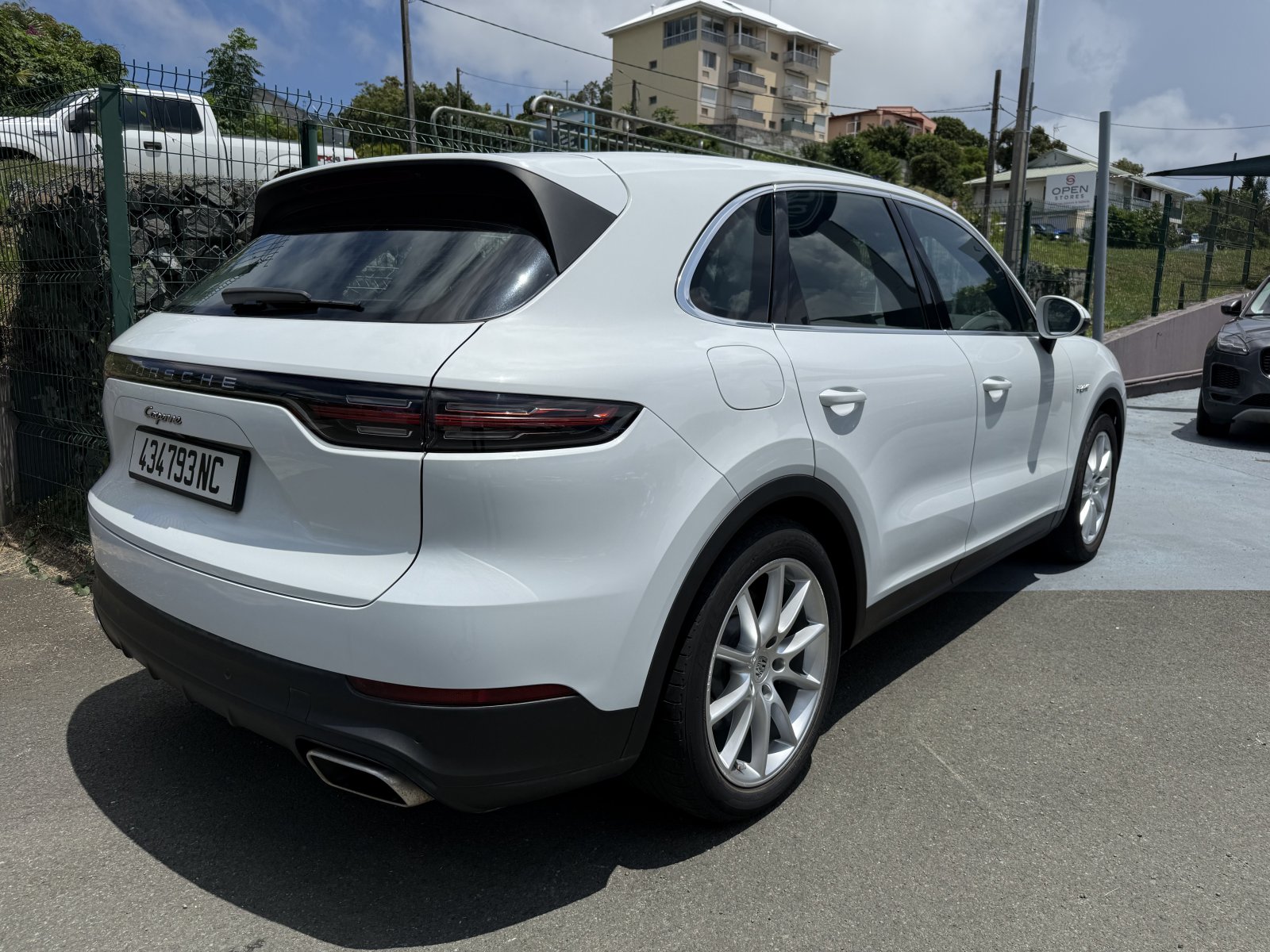 PORSCHE CAYENNE 3 E-HYBRID 3.0L 462 CH BVA 4X4 d'occasion, photo 3