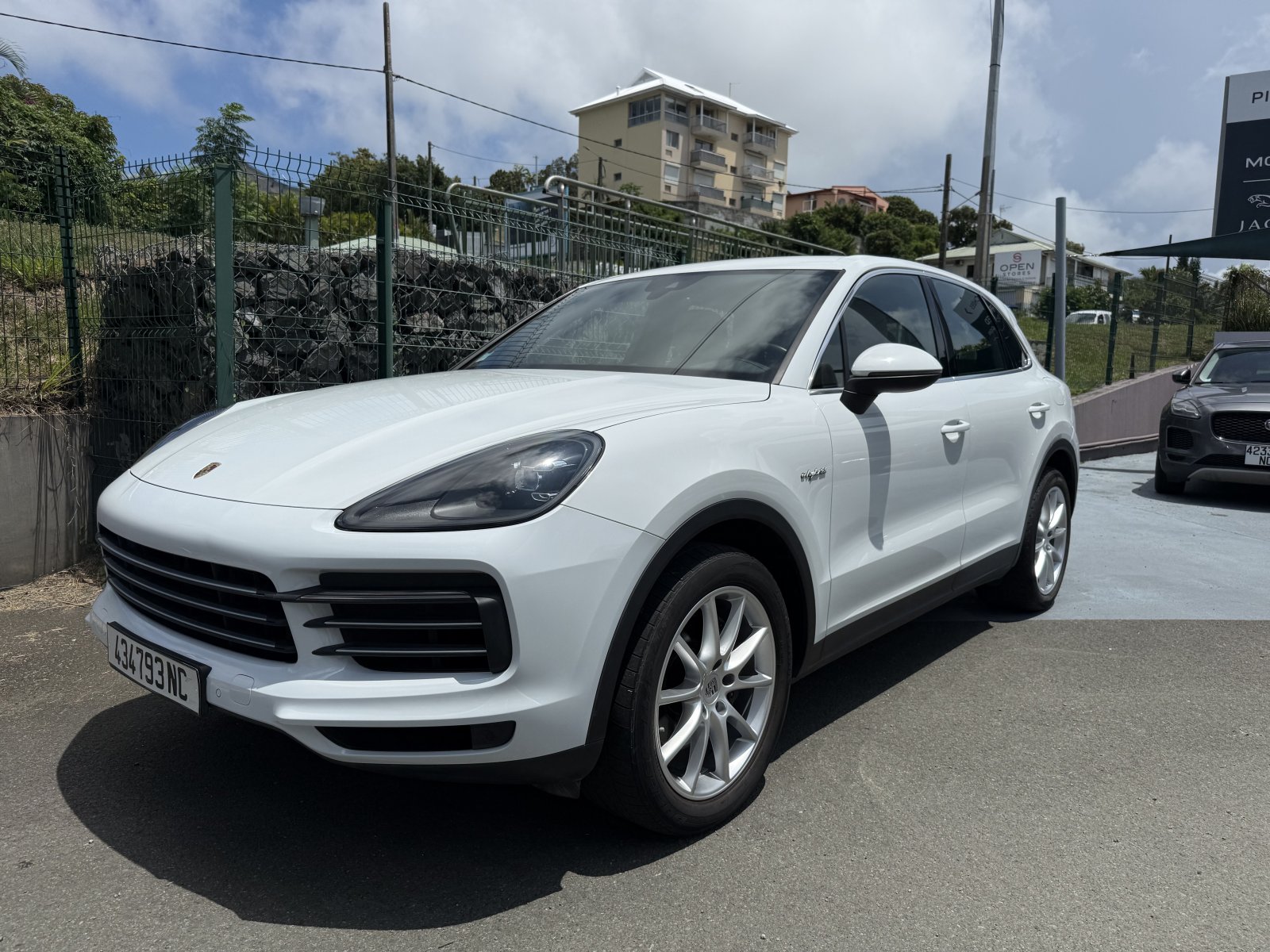 PORSCHE CAYENNE 3 E-HYBRID 3.0L 462 CH BVA 4X4 d'occasion, vue principale