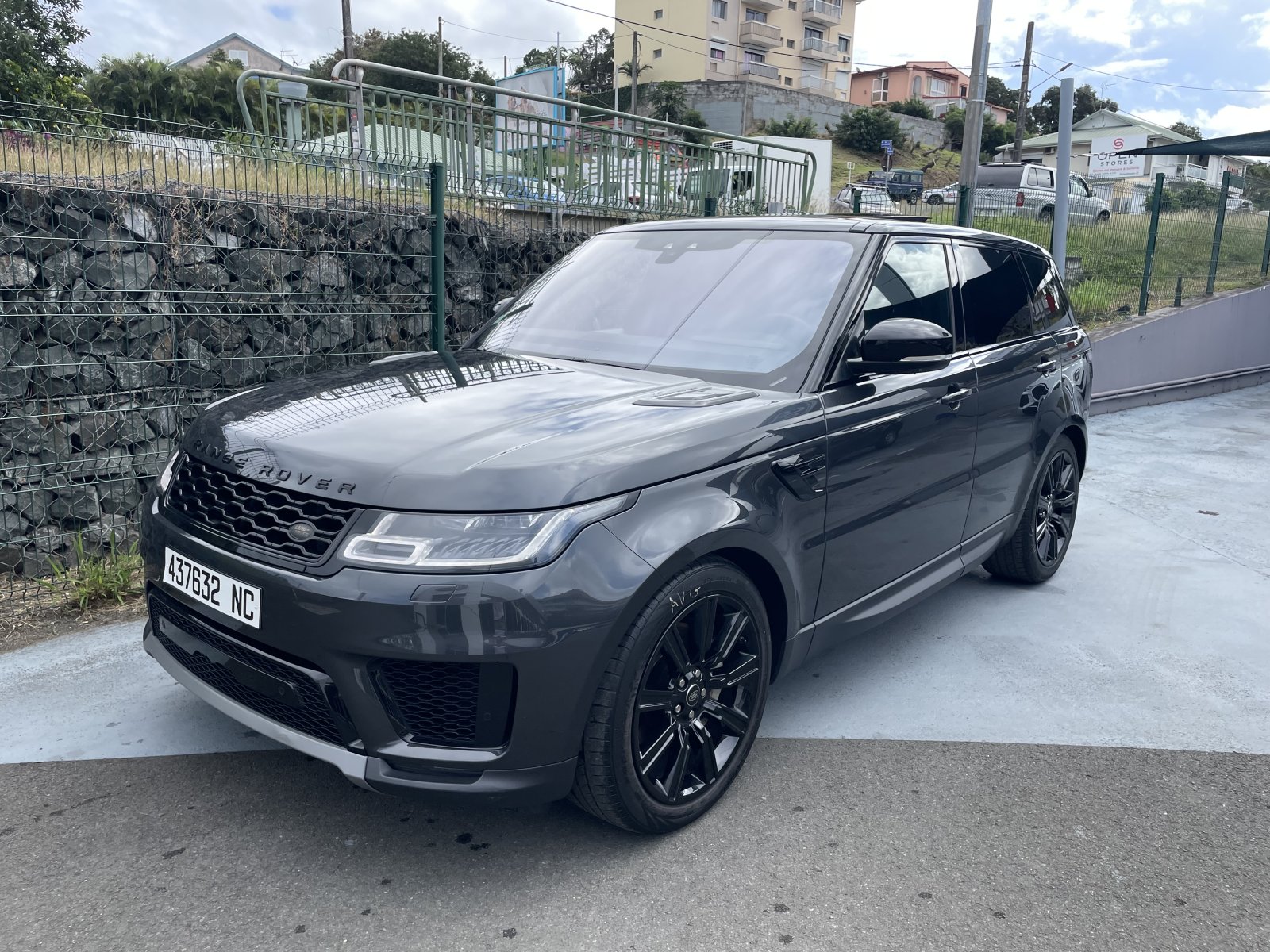 LAND ROVER RANGE ROVER SPORT 3.0L ESS 360CH BVA 4X4 d'occasion, vue principale