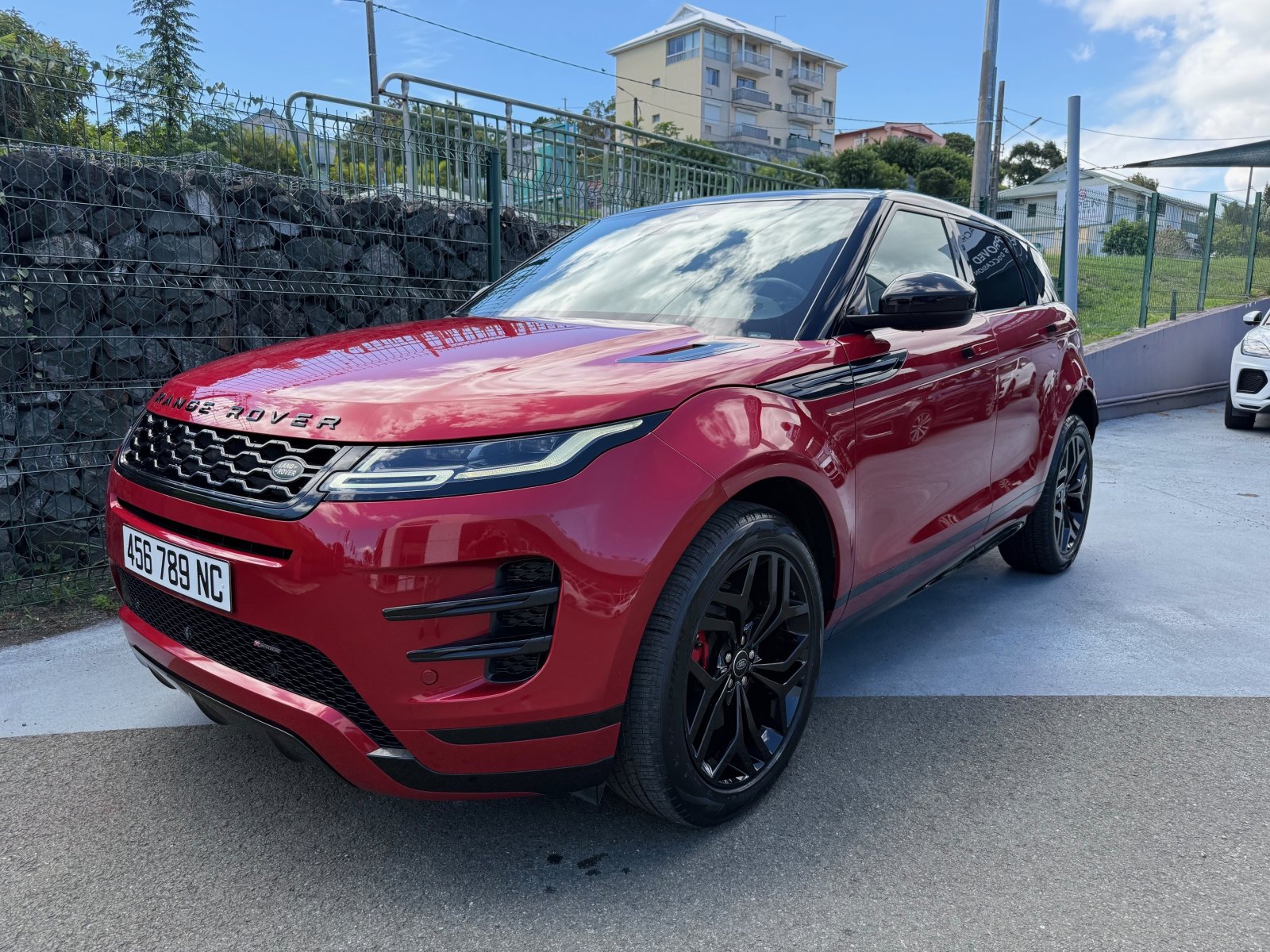 LAND ROVER EVOQUE 2.0L ESS 200CH MHEV BVA 4X4 d'occasion, vue principale