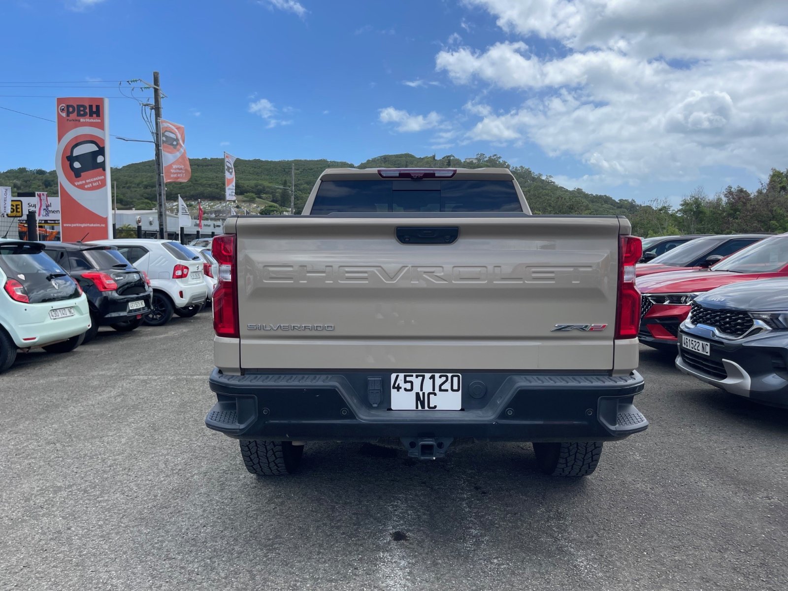 CHEVROLET SILVERADO DCAB ZR2 5PL 6.2L ESS 453CH BVA 4X4 d'occasion, photo 3