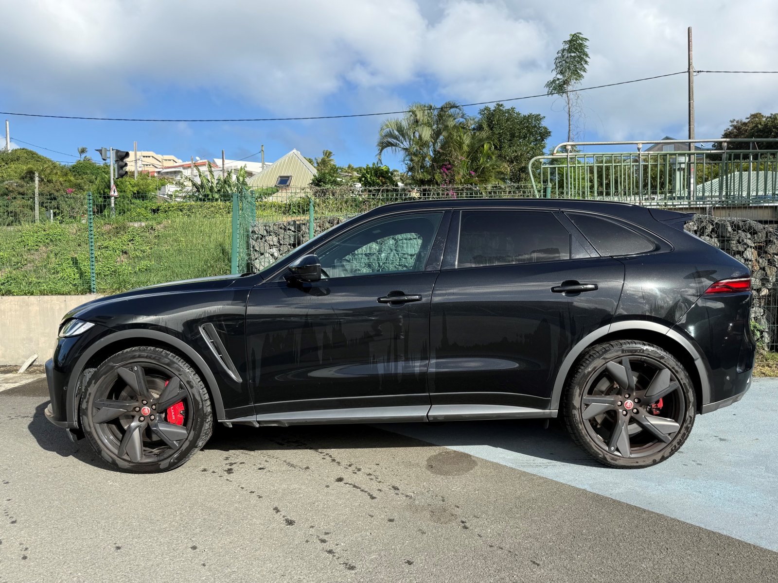 JAGUAR F-PACE SVR 5.0L V8 ESS 550 CH BVA 4X4 d'occasion, photo 2