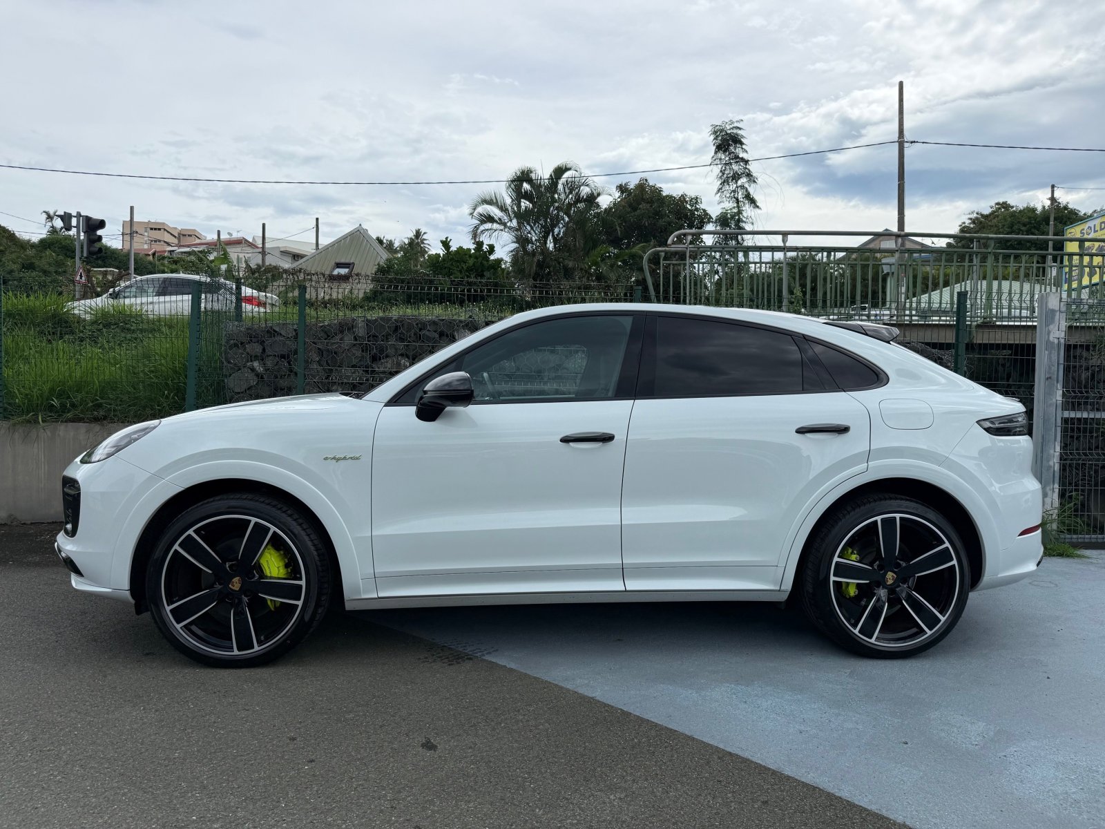 PORSCHE CAYENNE E-HYB CC 3.0L ESS 340CH BVA 4X4 d'occasion, photo 2