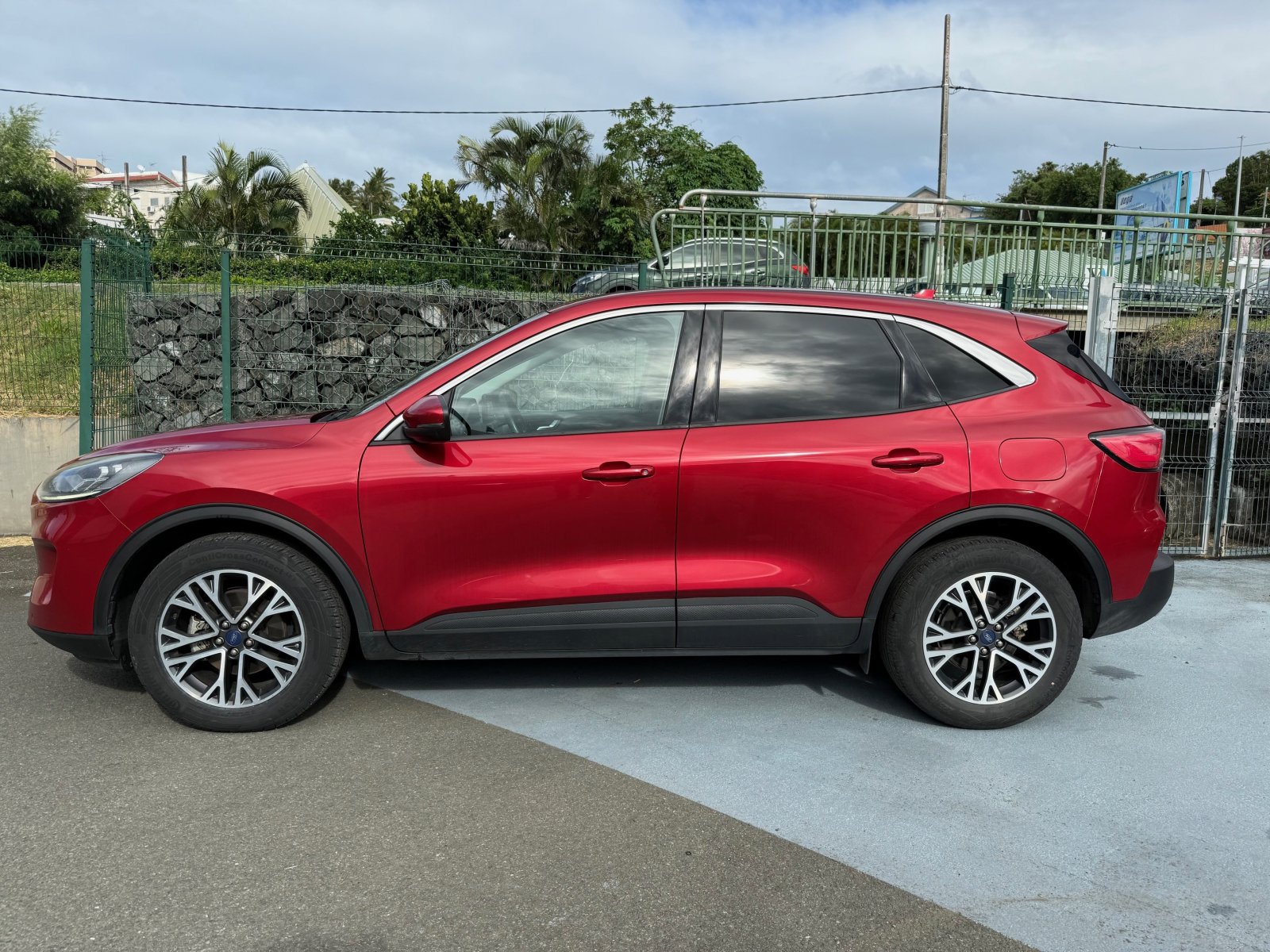 FORD KUGA TITANIUM 1.5L ESS 175CV BVA8 4X2 d'occasion, photo 2