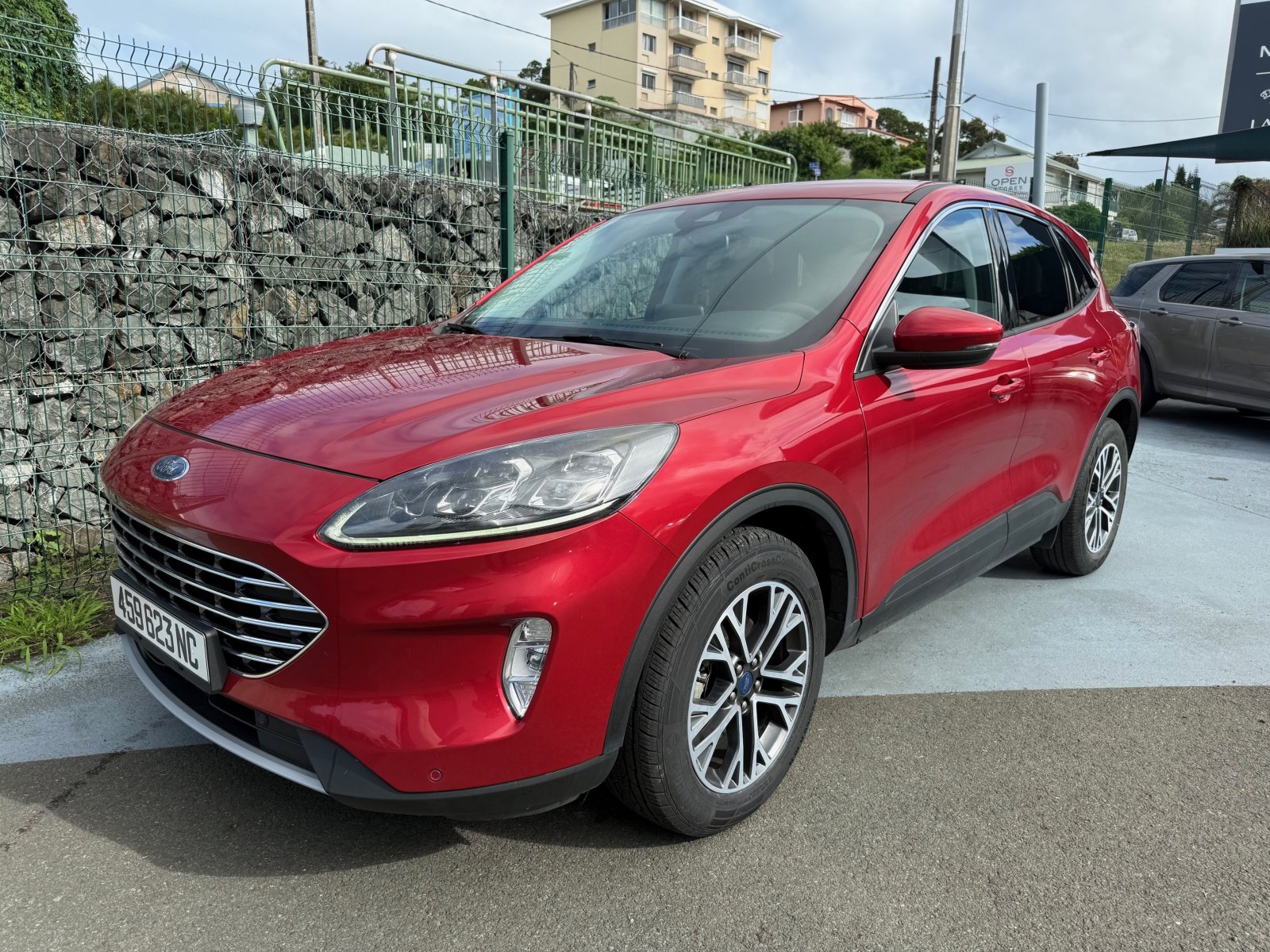 FORD KUGA TITANIUM 1.5L ESS 175CV BVA8 4X2 d'occasion, vue principale