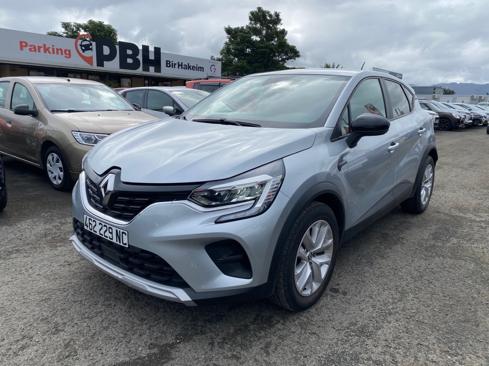 RENAULT CAPTUR ZEN ONE 1,3L ESS 140CH BVM d'occasion, vue principale