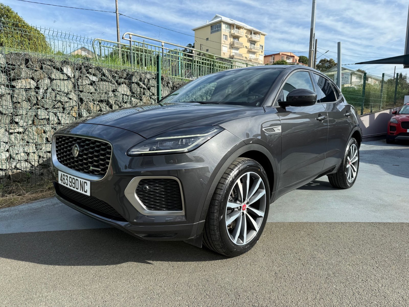 JAGUAR E-PACE R-DYN SE MHEV BVA 2.0L 200CH d'occasion, vue principale
