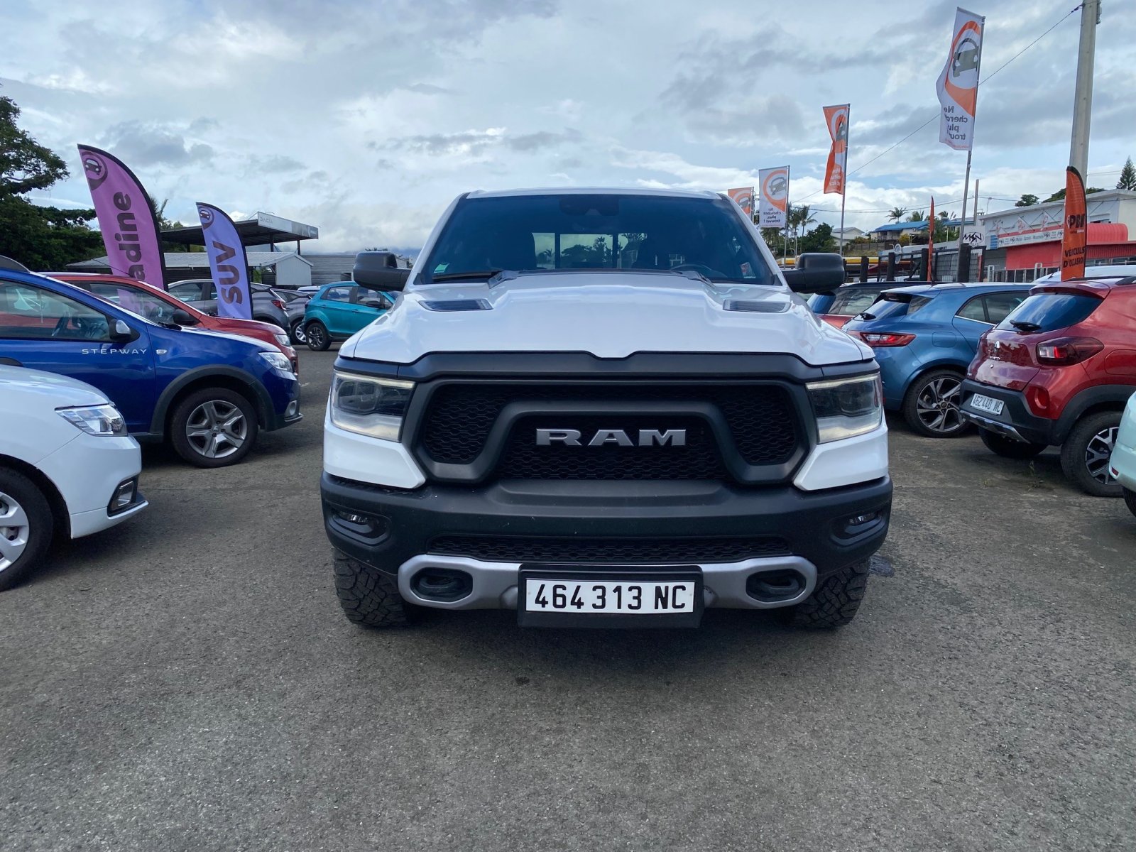 DODGE RAM1500 CCAB REBEL 4X4 5PL 5.7L V8 ESS 395CH BVA d'occasion, photo 2
