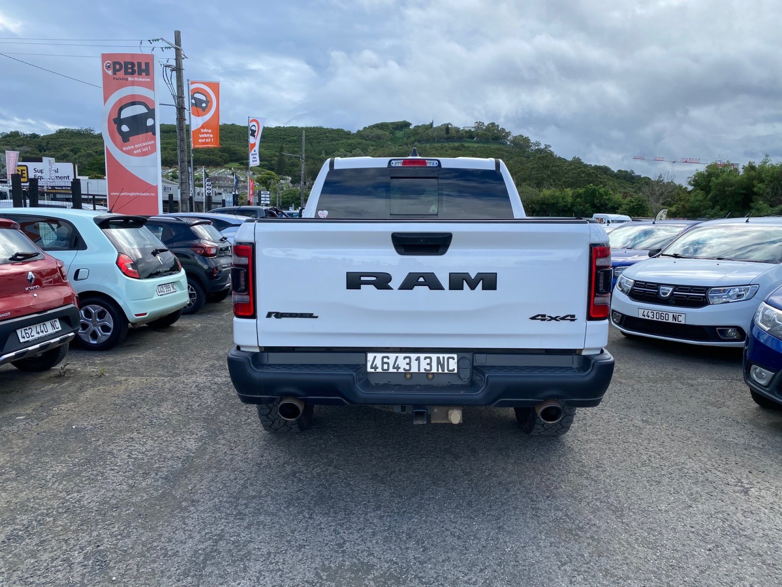 DODGE RAM1500 CCAB REBEL 4X4 5PL 5.7L V8 ESS 395CH BVA d'occasion, photo 3
