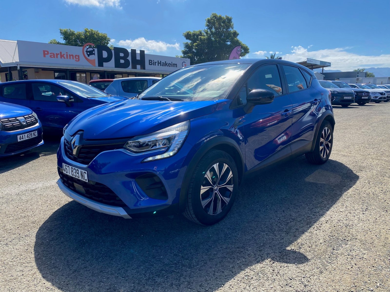 RENAULT CAPTUR ZEN ONE 1,3L ESS 140CH BVM BITON d'occasion, vue principale