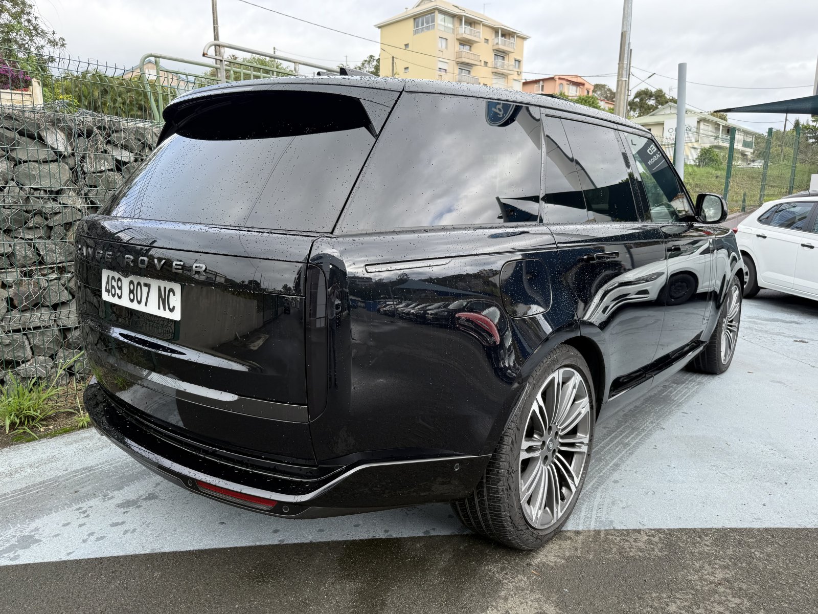LAND ROVER RANGE ROVER HSE 4.4L ESS 530CH BVA8 4X4 d'occasion, photo 3
