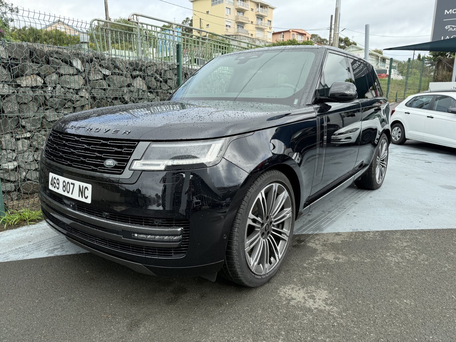 LAND ROVER RANGE ROVER HSE 4.4L ESS 530CH BVA8 4X4 d'occasion, vue principale